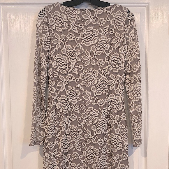 Dress - Picture 6 of 8